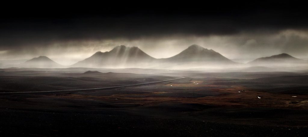 islande panoramique sombre