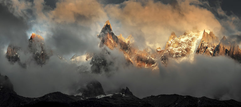 aiguilles de chamonix vesp&eacute;rale pano hd